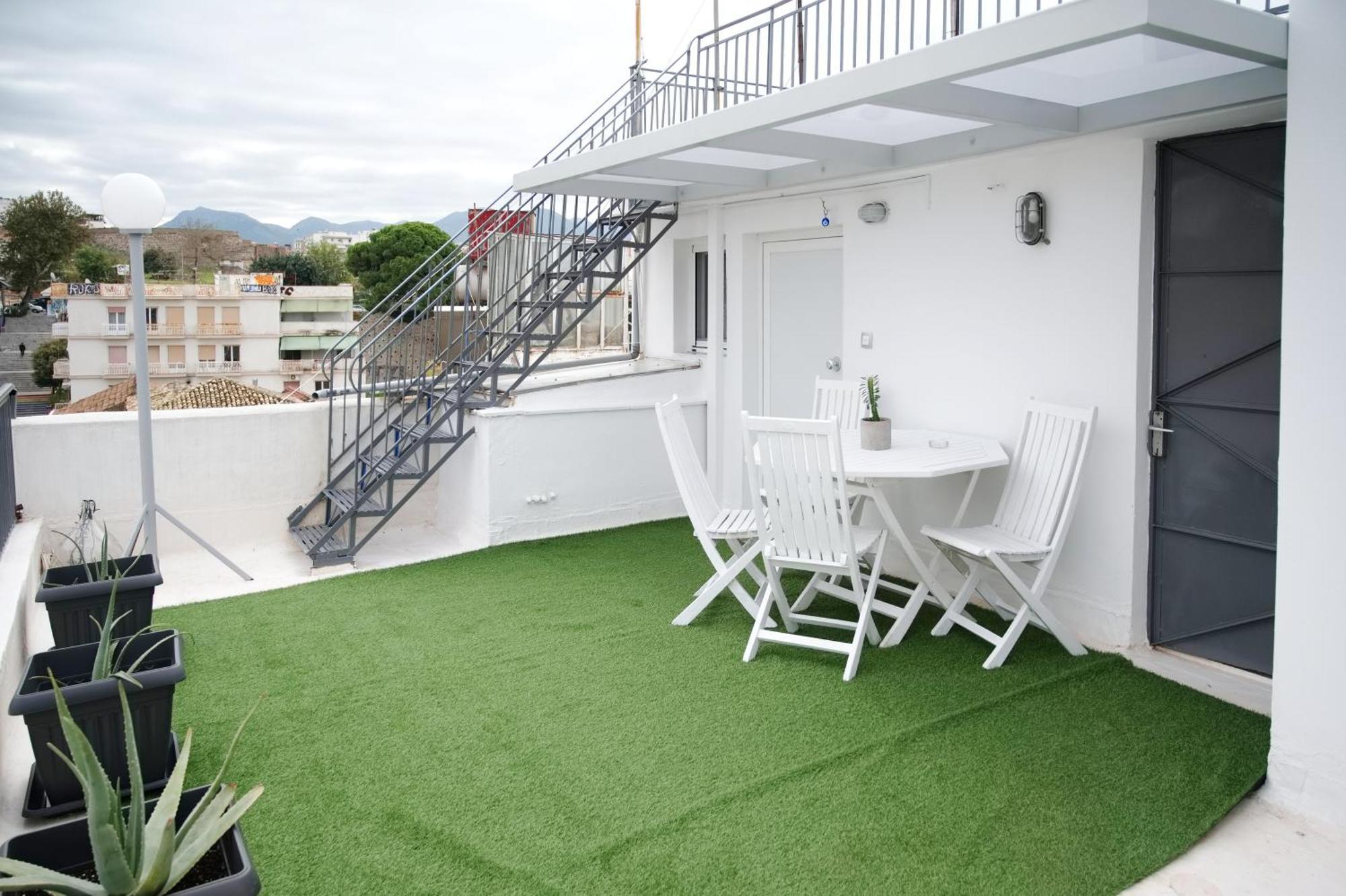 Central Aesthetic Studio With Panoramic Views Patras Luaran gambar